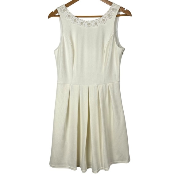 NWT Francesca’s Blue Rain Ivory Textured Dress with Back Bow Size Large - Picture 1 of 12